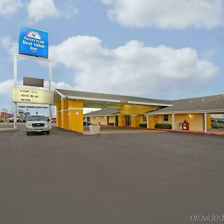 Value Lodge Brownwood Bagian luar foto