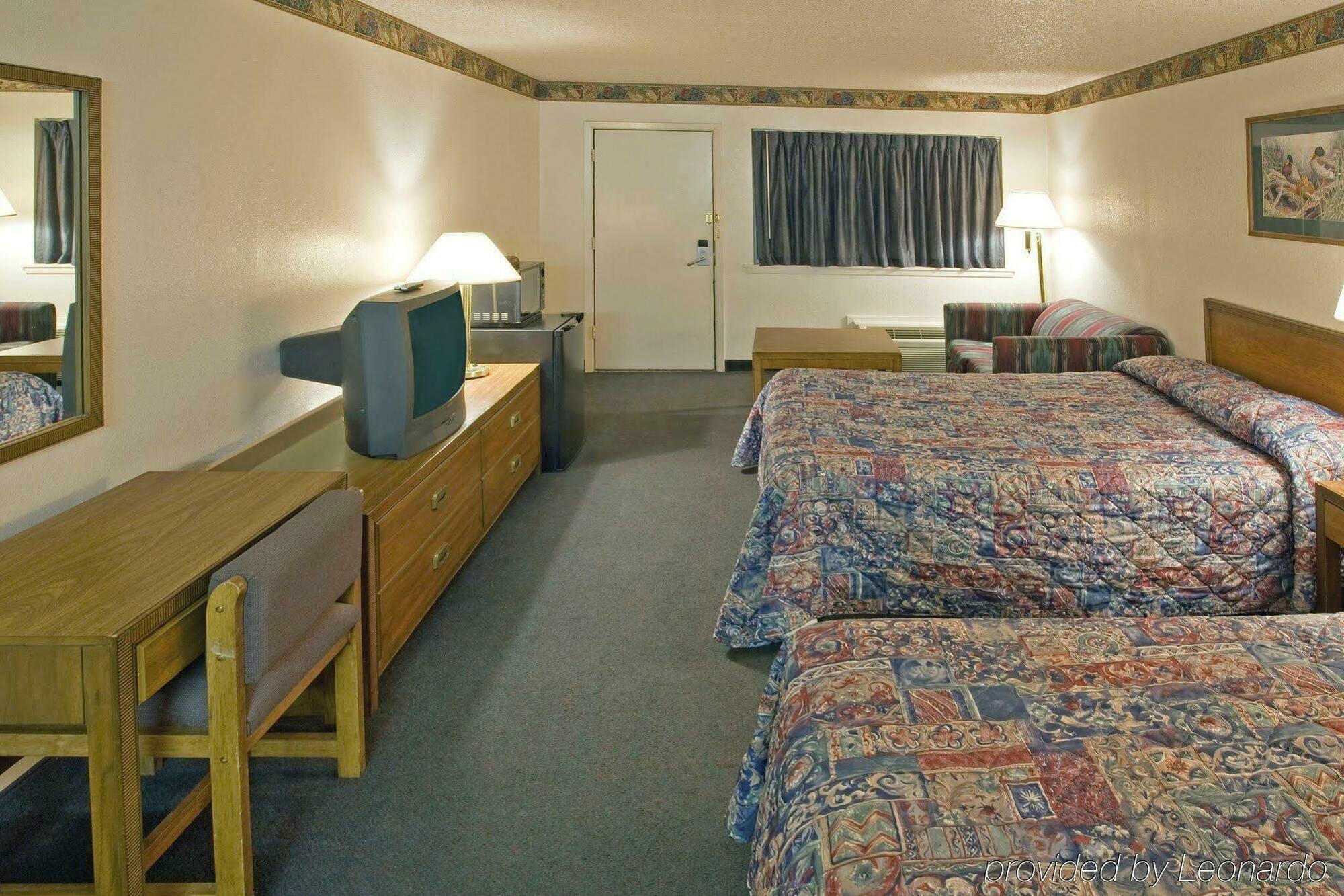 Value Lodge Brownwood Bagian luar foto