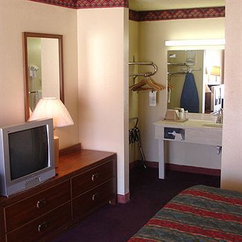 Value Lodge Brownwood Bagian luar foto