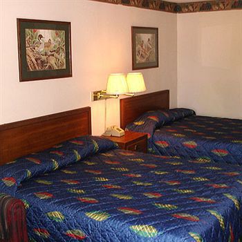 Value Lodge Brownwood Bagian luar foto